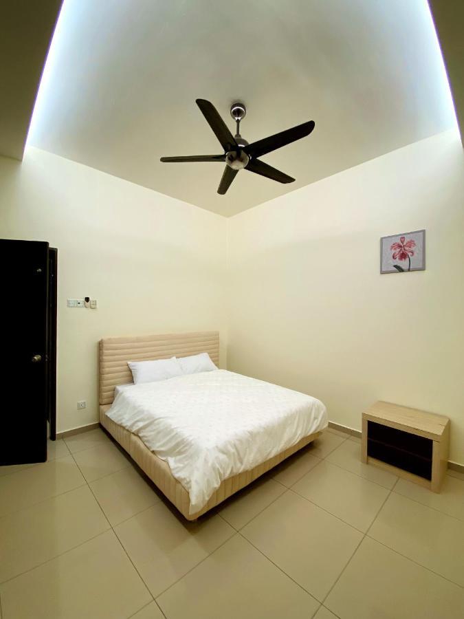 Villa Near Spice Arena 4Br 24Pax With Ktv Pool Table And Kids Swimming Pool Bayan Lepas Exterior foto